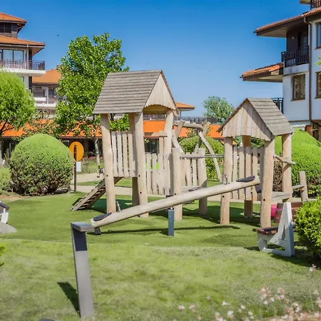 Saint Thomas Village Feriested