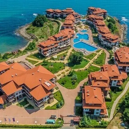 Saint Thomas Village 5*