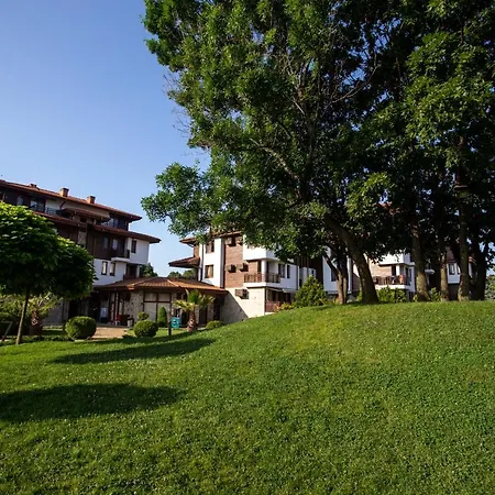 منتجع Saint Thomas Village 5*
